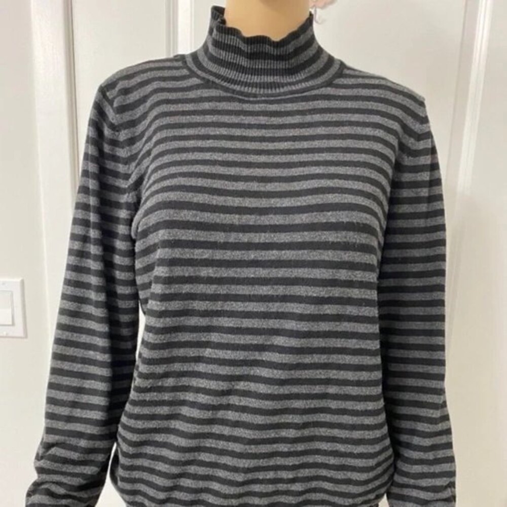 Calvin Klein Women's Long Sleeve Mockneck Sweater. Black/Gray Stripes. Medium